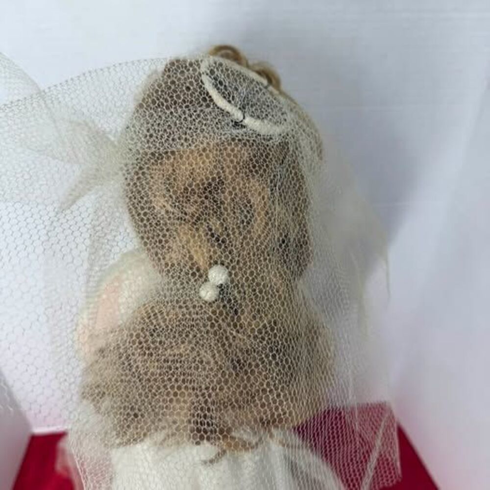 Vintage Bride Doll in White Lace Gown 1950s - Picture 8 of 10
